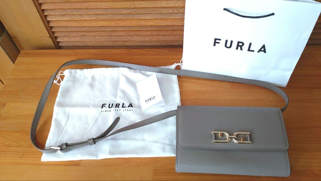 ジャスミン　フルラ meti ショルダーウォレット