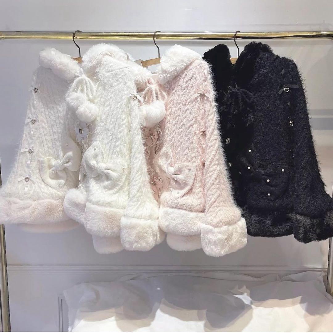 LIZLISA リズリサ ポンポンリボンニットファーポンチョ ホワイト