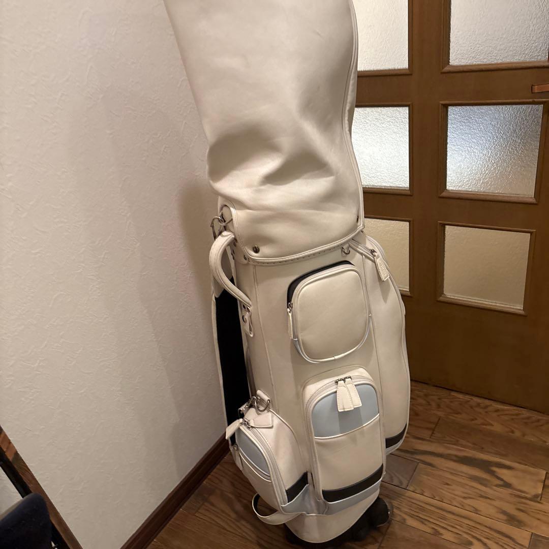 ホワイト キャディバッグ 複数ポケット付き　キャスター付き　8個のポケット付き