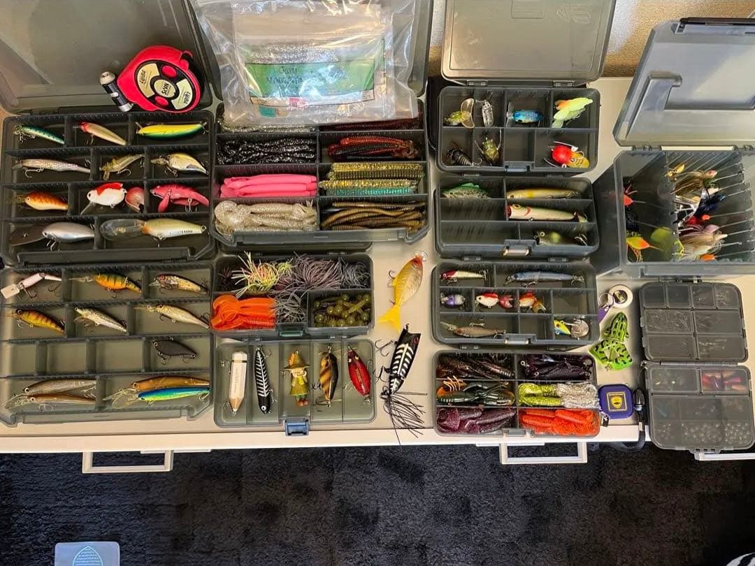 バス釣り引退セット　新品未使用品など多数