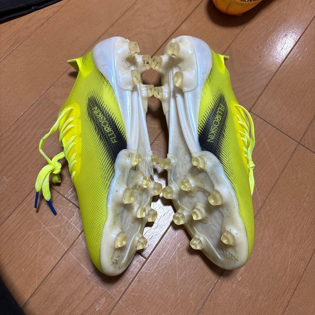 美品　アディダス　サッカースパイク　　25.5