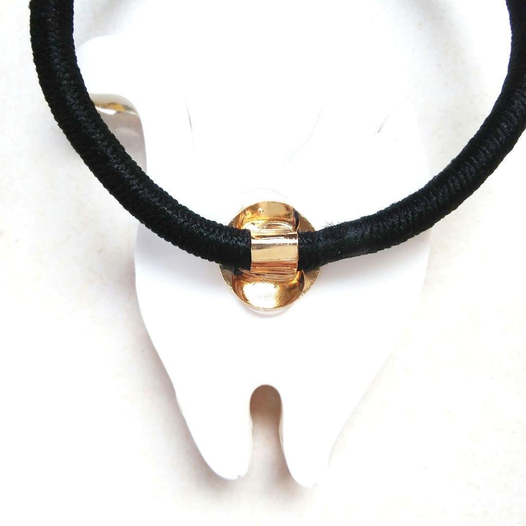 ヘアゴム レジン 大きなポッテリ三毛猫ちゃんとマトリカリア