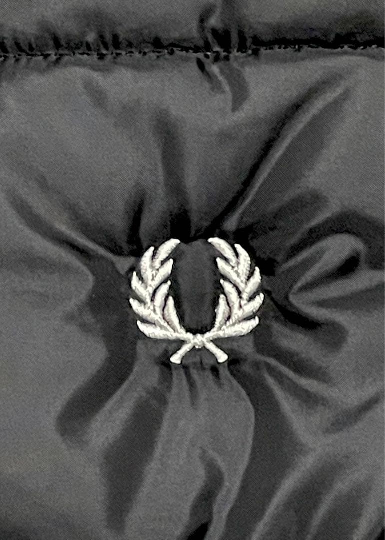 ◆ FRED PERRY × LAVENHAM ◆ ダウンベスト Mサイズ/美品