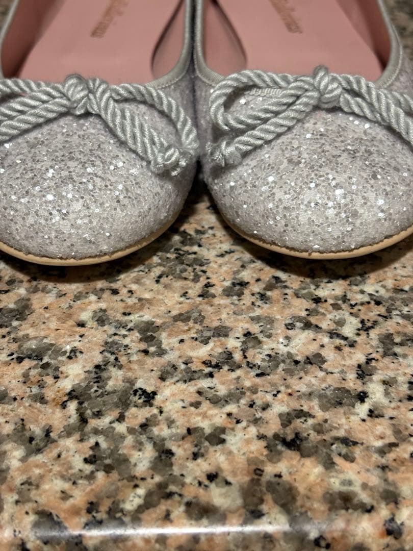 Pretty Ballerinas シルバー フラットシューズ