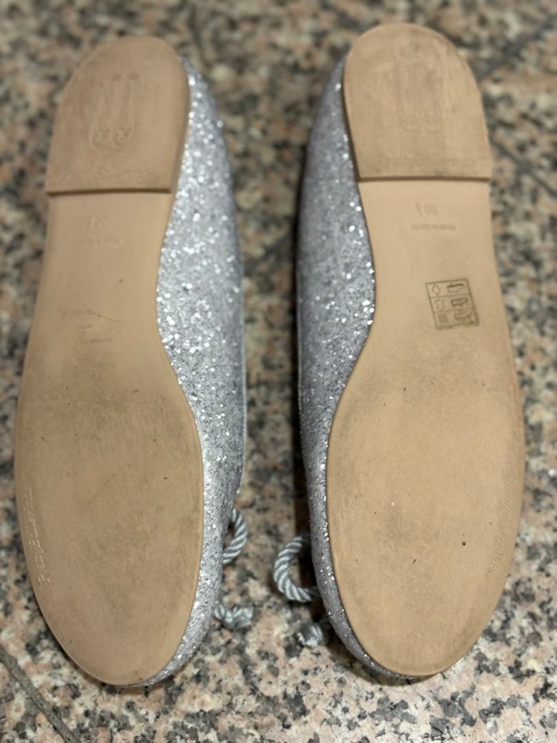 Pretty Ballerinas シルバー フラットシューズ