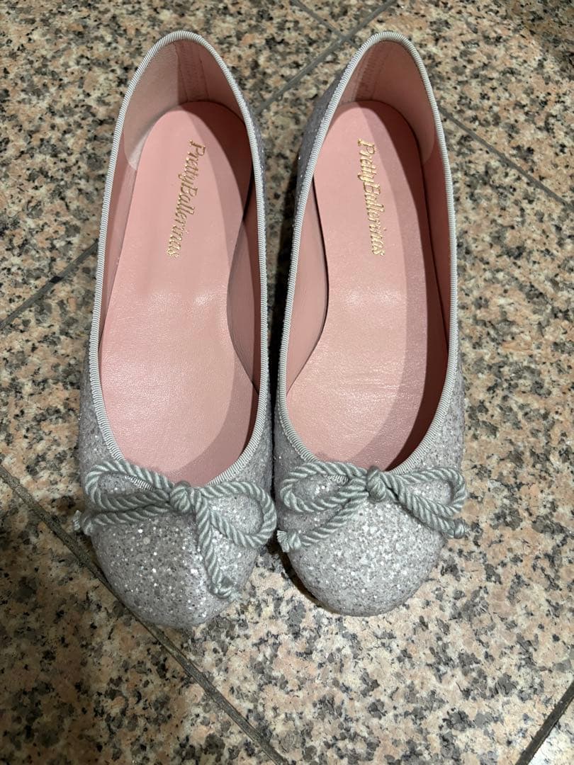 Pretty Ballerinas シルバー フラットシューズ
