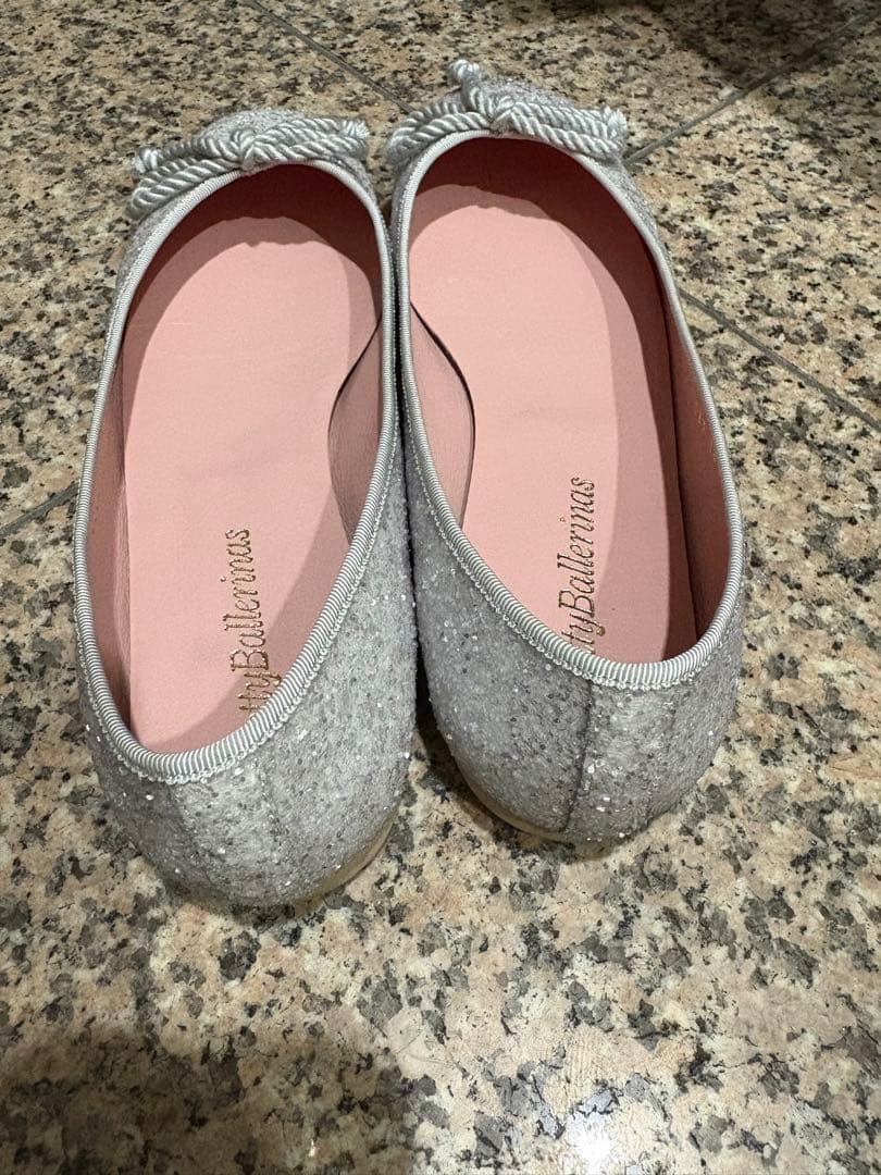 Pretty Ballerinas シルバー フラットシューズ