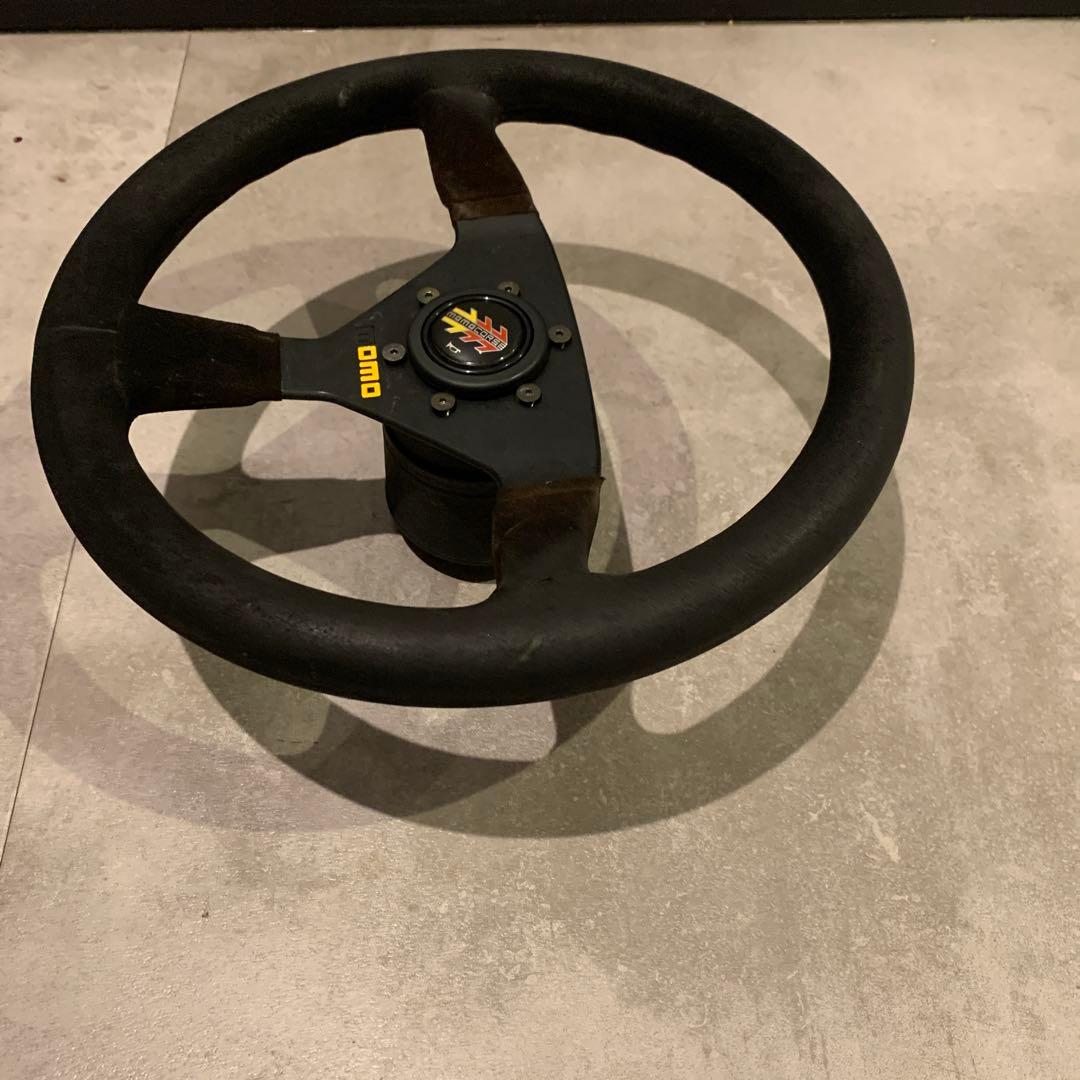 MOMO VELOCE RACING 320mm ステアリング