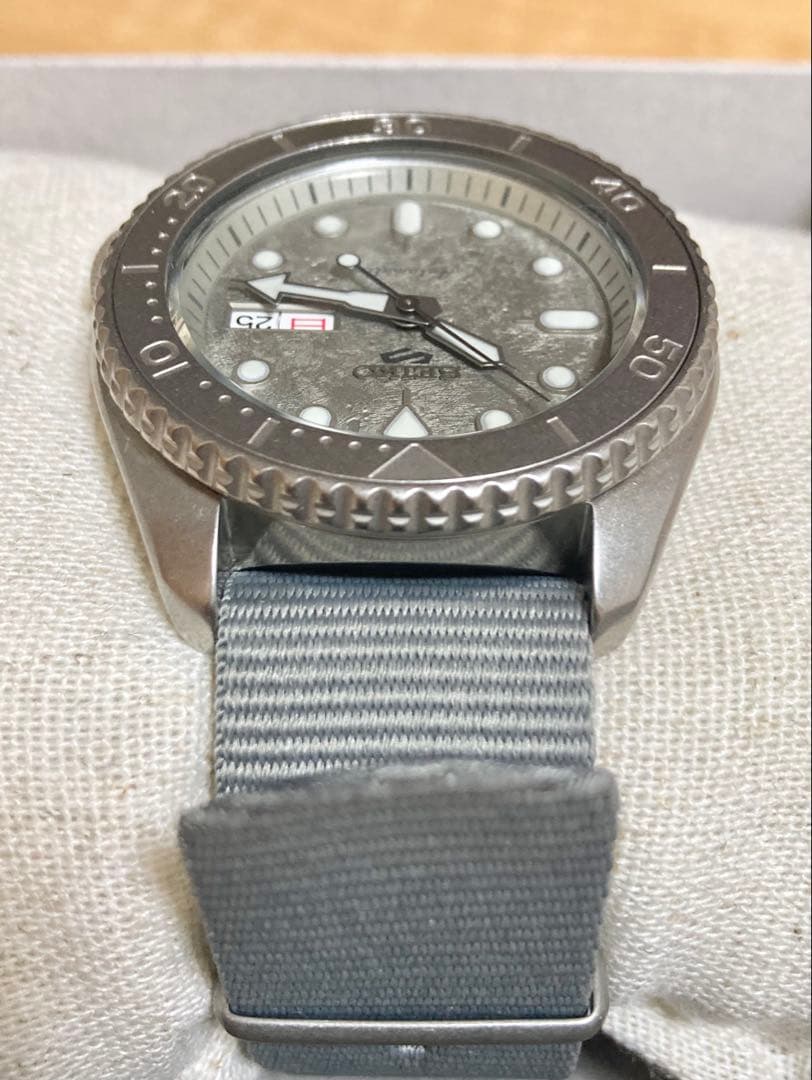 レア！美品！SEIKO 5 スポーツ セメントボーイ 自動巻き SBSA127