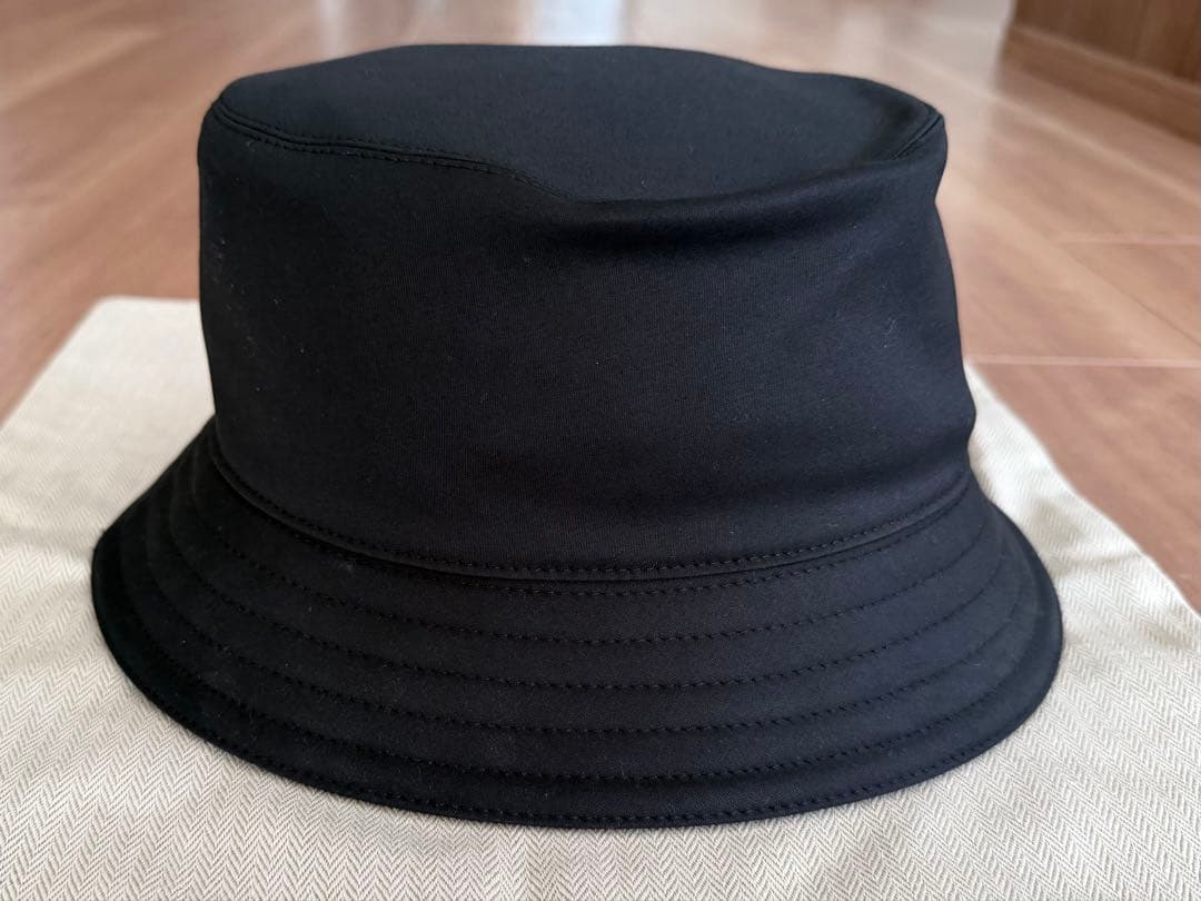 エルメス刺繍ロゴバケットハット