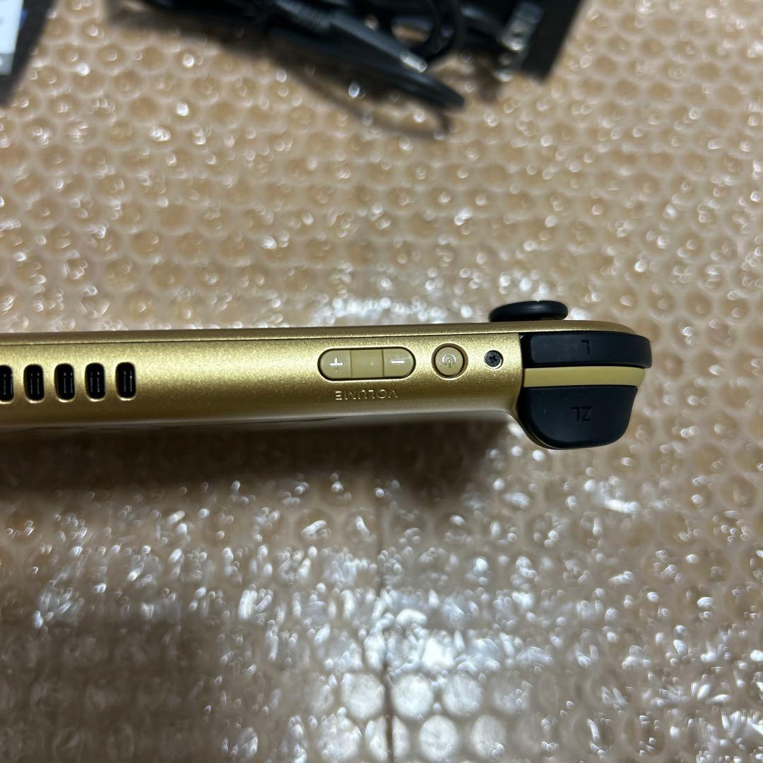 美品　Switch Switch Lite本体 ハイラルエディション