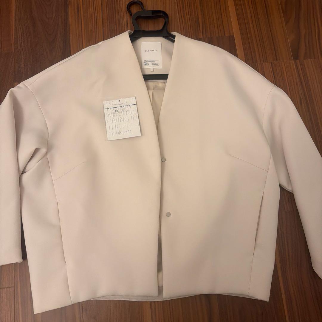美品✨ELENDEEK フォルムショートコート　ヌード色