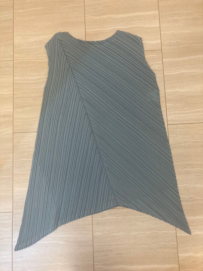 PLEATS PLEASE グレー ノースリーブ チュニック