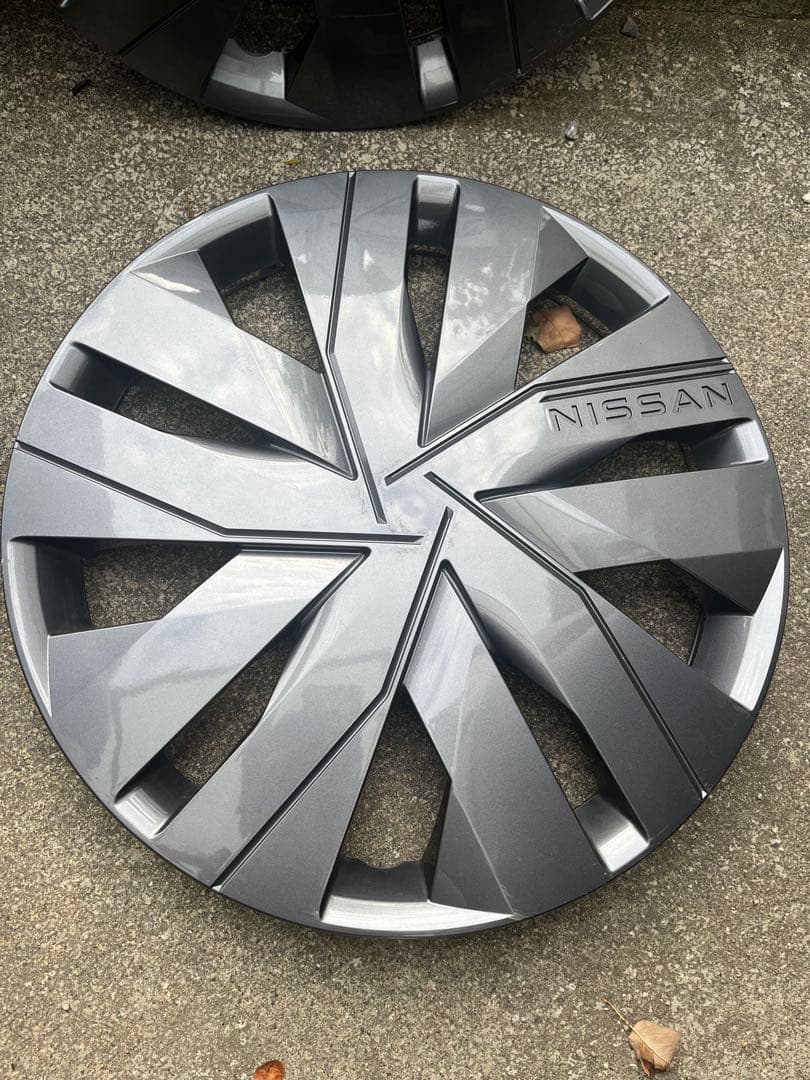 NISSAN 16インチ ホイールカバー 4枚セット　セレナ　C28