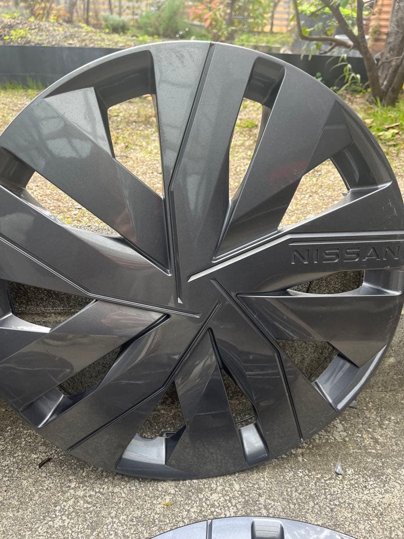 NISSAN 16インチ ホイールカバー 4枚セット　セレナ　C28