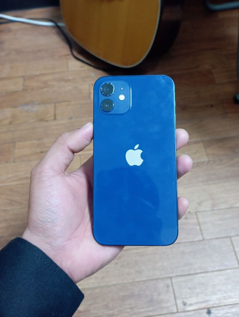 iPhone 12 ブルー 64gb