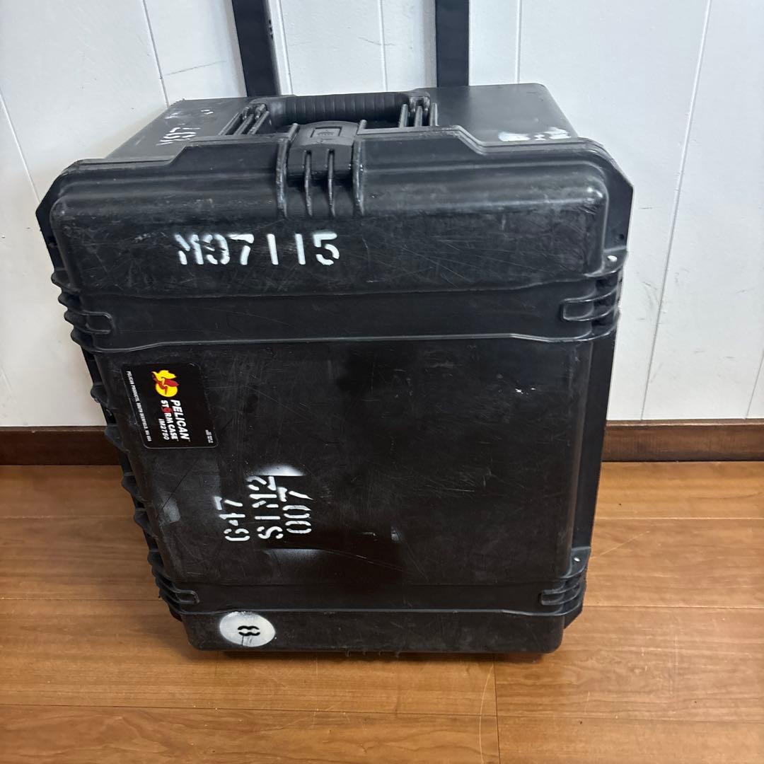 米軍放出品　PELICAN STORM CASE IM2750 ペリカンケース②