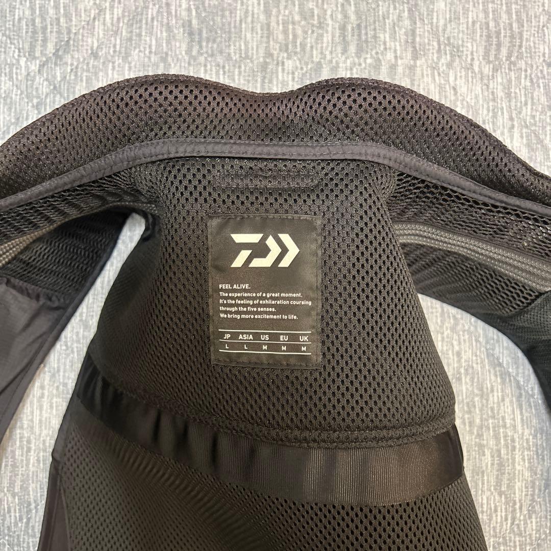 カ*ツ様 ダイワスペシャル鮎ショートベストDV-1023ブラック