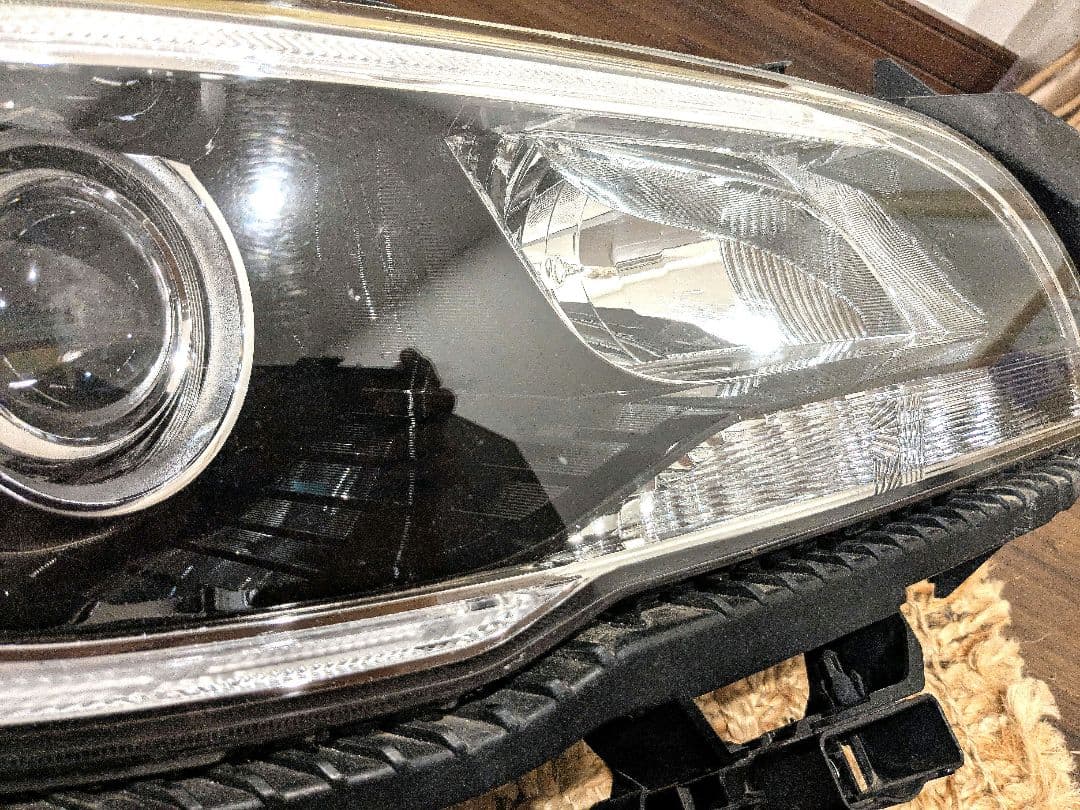 【送料込!!】スバル レガシィアウトバック（BS9）右ヘッドライトユニット