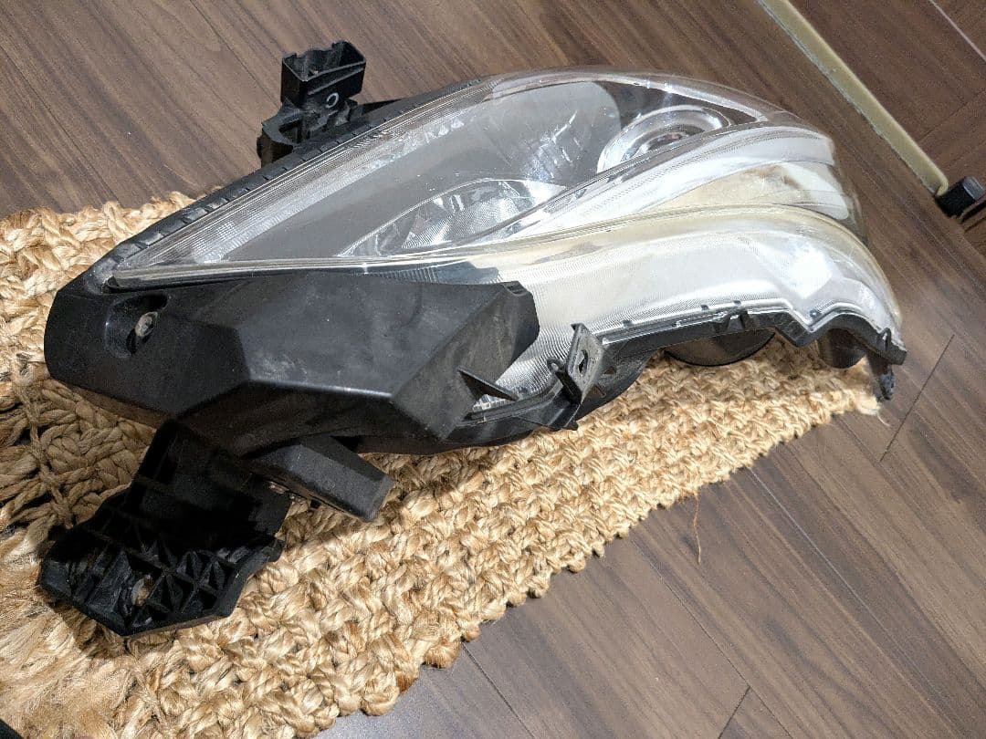 【送料込!!】スバル レガシィアウトバック（BS9）右ヘッドライトユニット