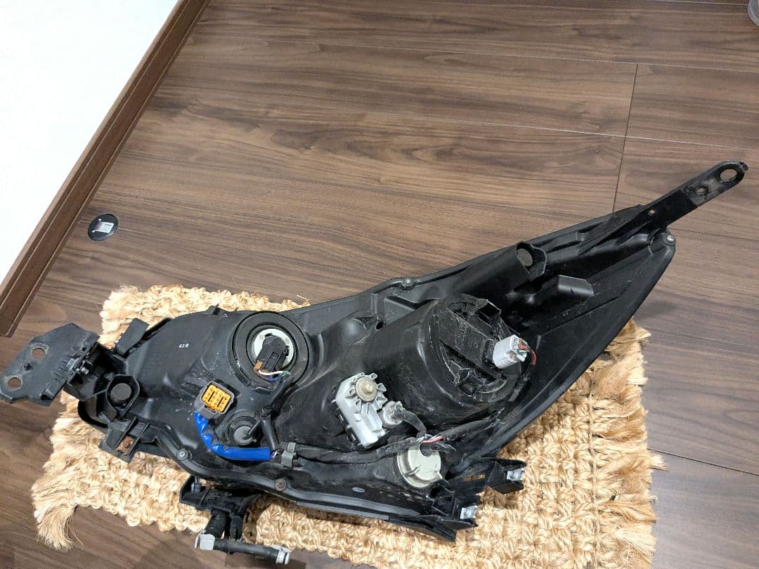 【送料込!!】スバル レガシィアウトバック（BS9）右ヘッドライトユニット