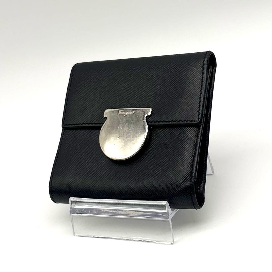 【極美品】Ferragamo サフィアーノ 三つ折り財布 コンパクト ブラック