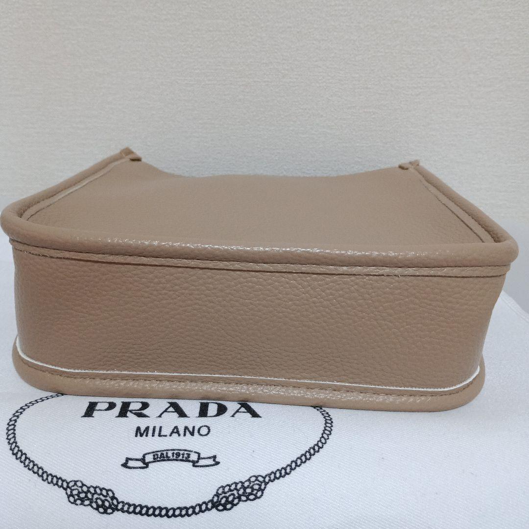 PRADA 　ショルダーバッグ　ノベルティ
