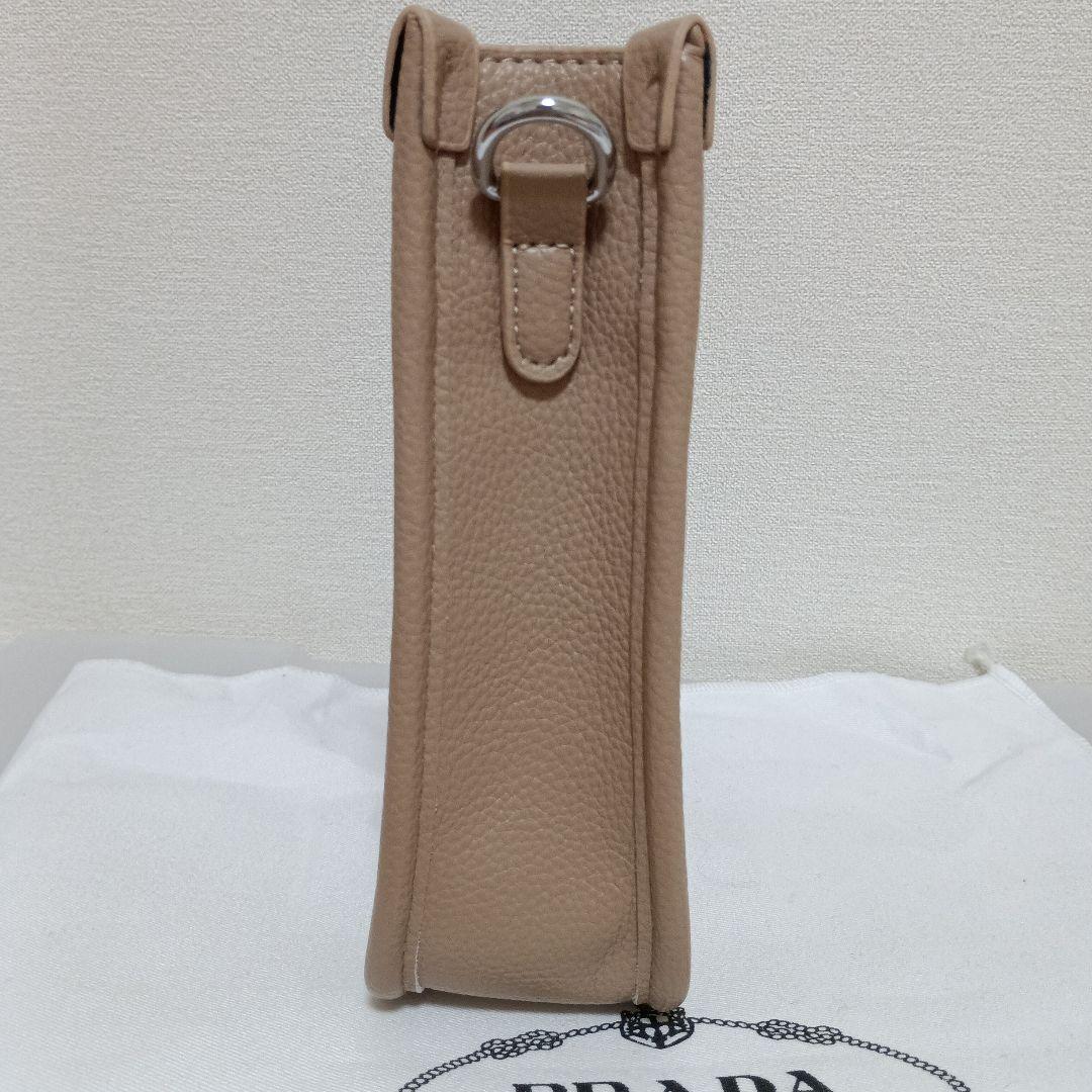 PRADA 　ショルダーバッグ　ノベルティ