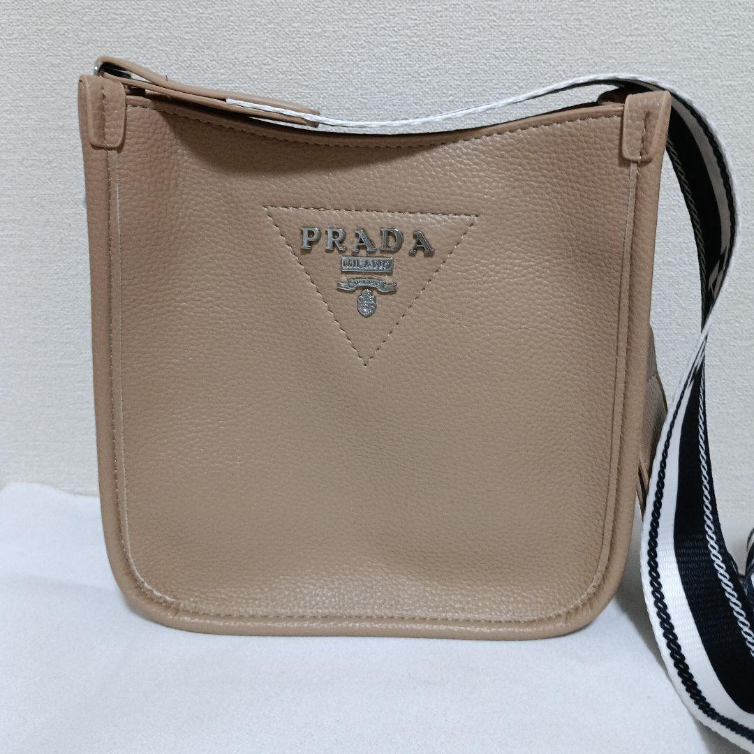 PRADA 　ショルダーバッグ　ノベルティ