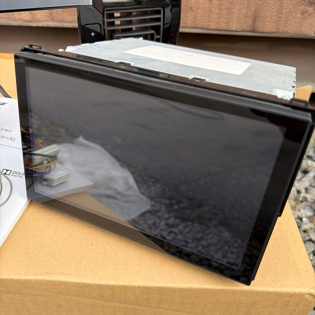 ダイハツ８インチナビ NSZN-X66D パナソニック ウェイク専用パネル付き