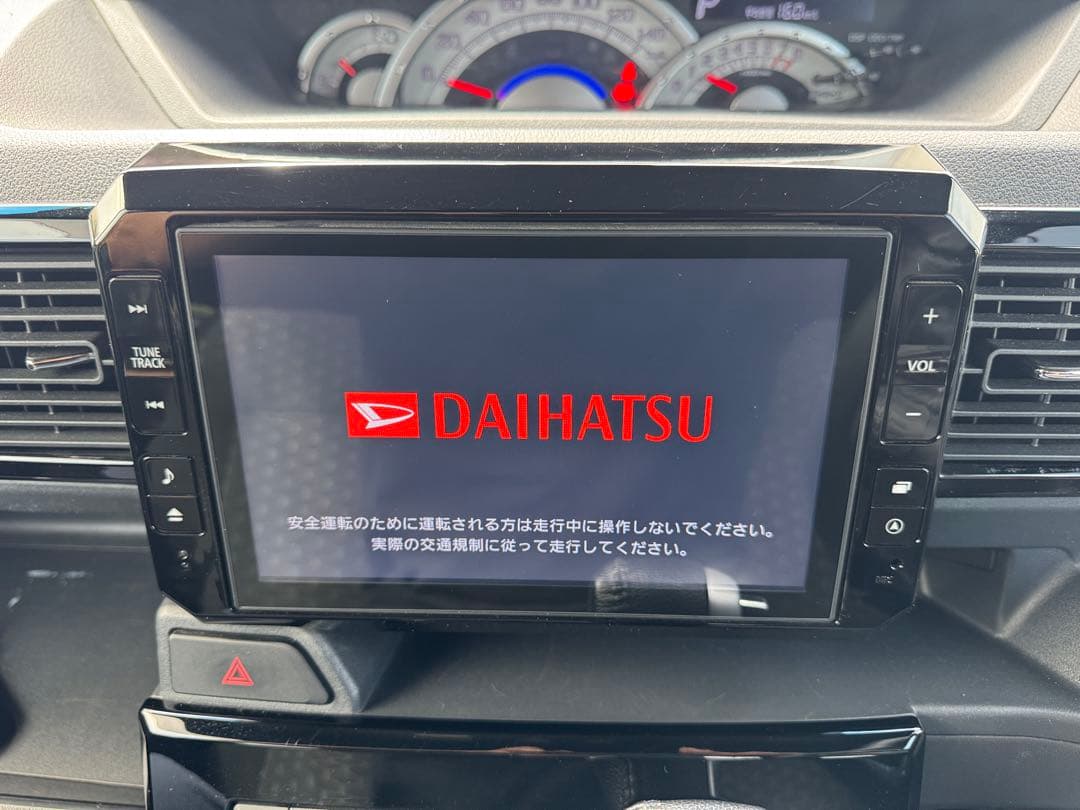 ダイハツ８インチナビ NSZN-X66D パナソニック ウェイク専用パネル付き