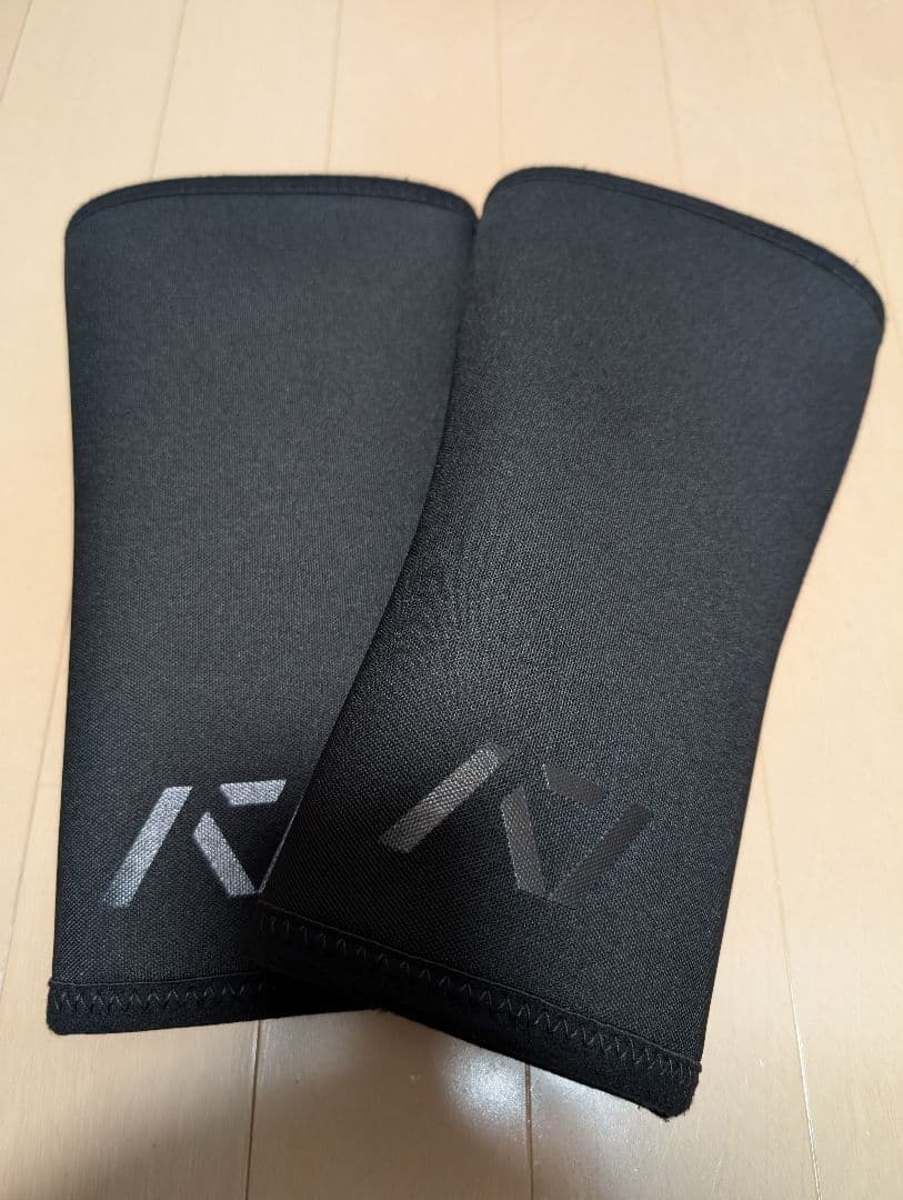 A7 HourGlass ニースリーブ Stealth sizeM