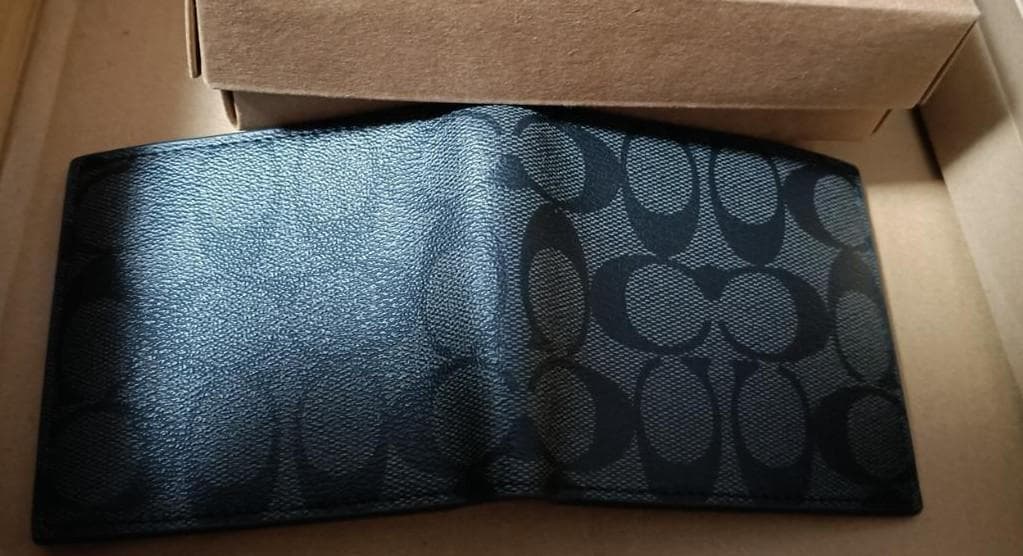 M★交渉OK★新品★二つ折り財布★質問NG★返品不可