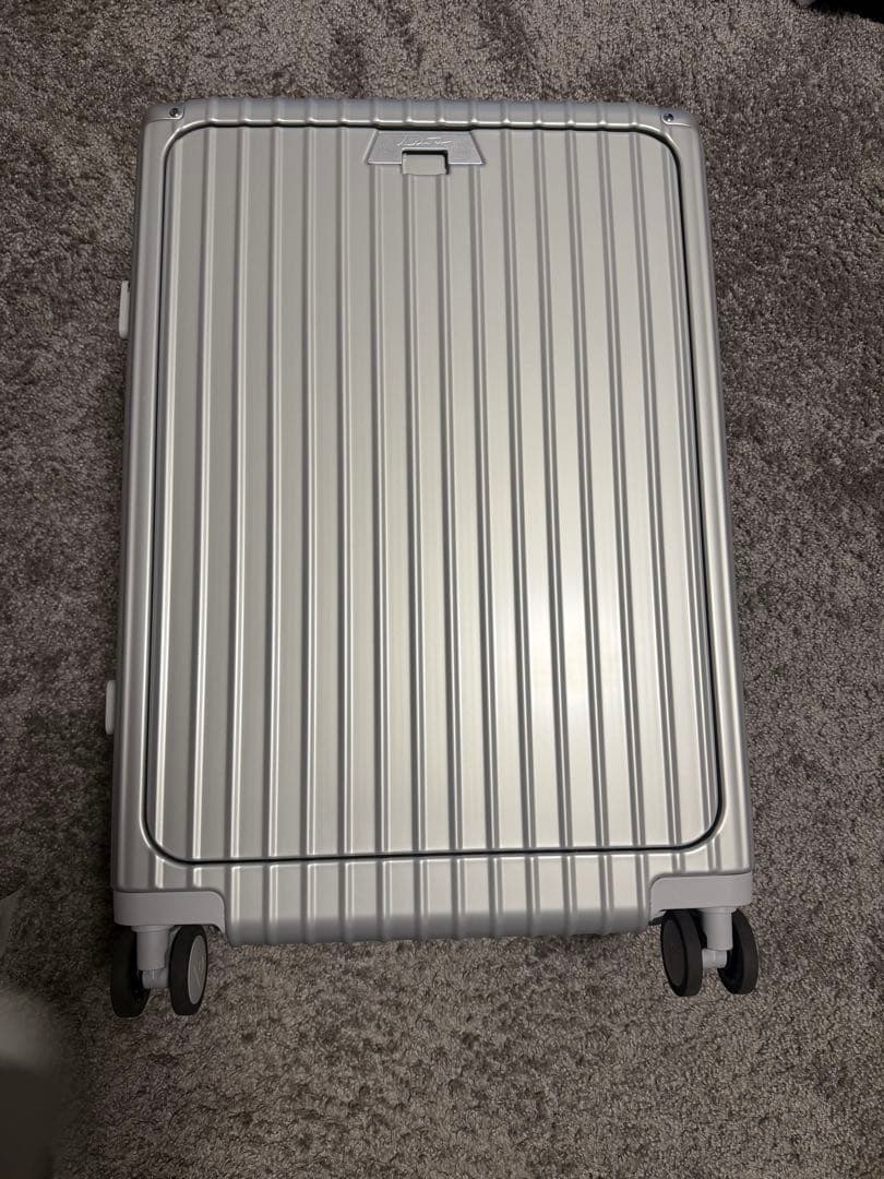 Libetee リベティ キャリーケース　M size エナメルシルバー