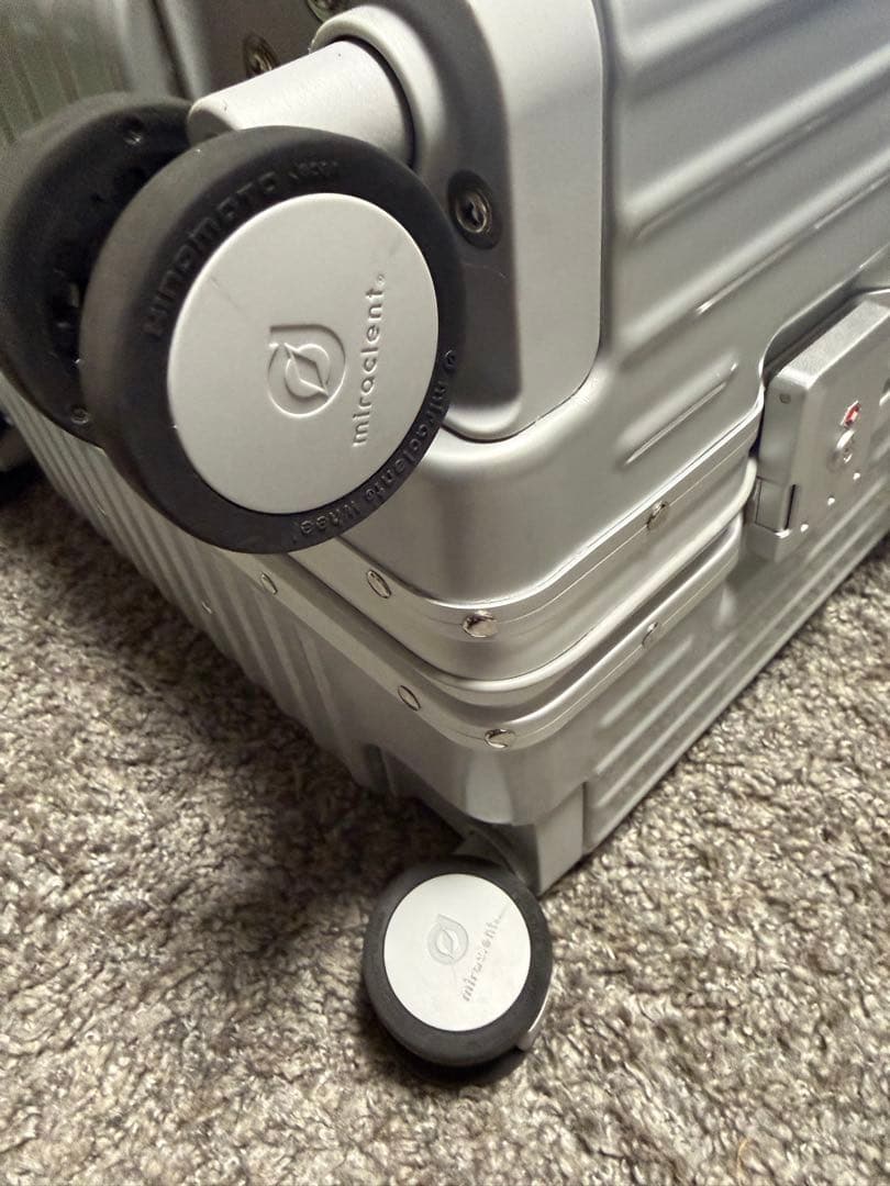 Libetee リベティ キャリーケース　M size エナメルシルバー