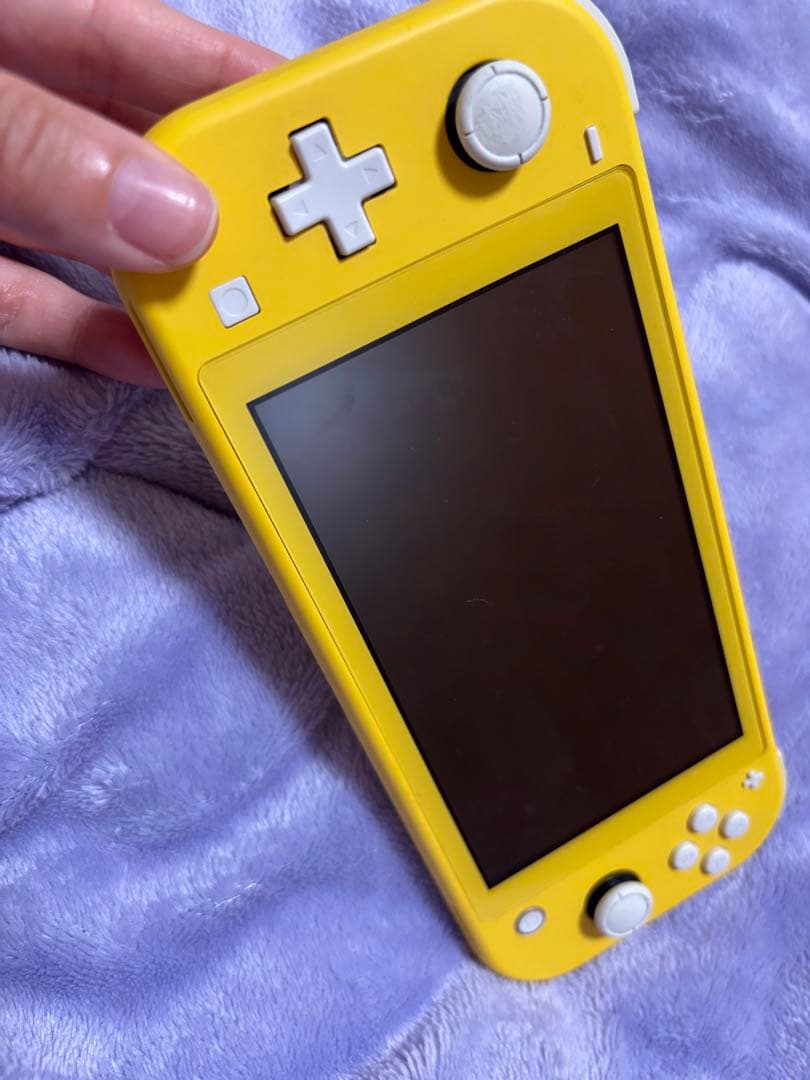 Nintendo Switchライト　黄色　【箱無し】