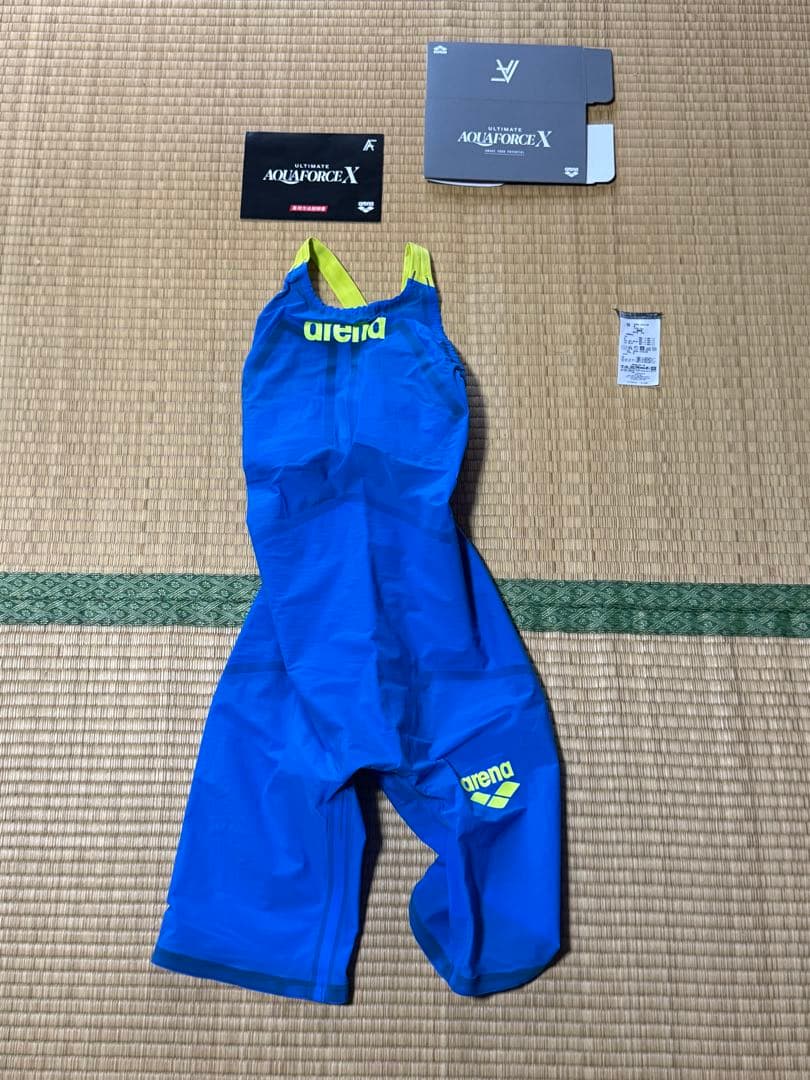 美品　アリーナ　高速水着　競泳水着　アルティメットアクアフォースX mf M
