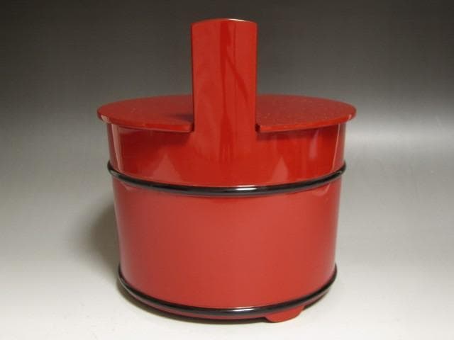 ★ 川端近左　朱手桶水指　表千家　十三代　即中斎の花押がございます★x407