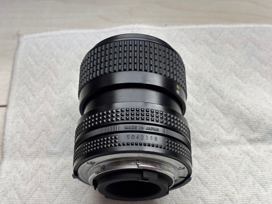 Nikon ニコン FM10 & Zoom-NIKKOR 35-70mm カメラ