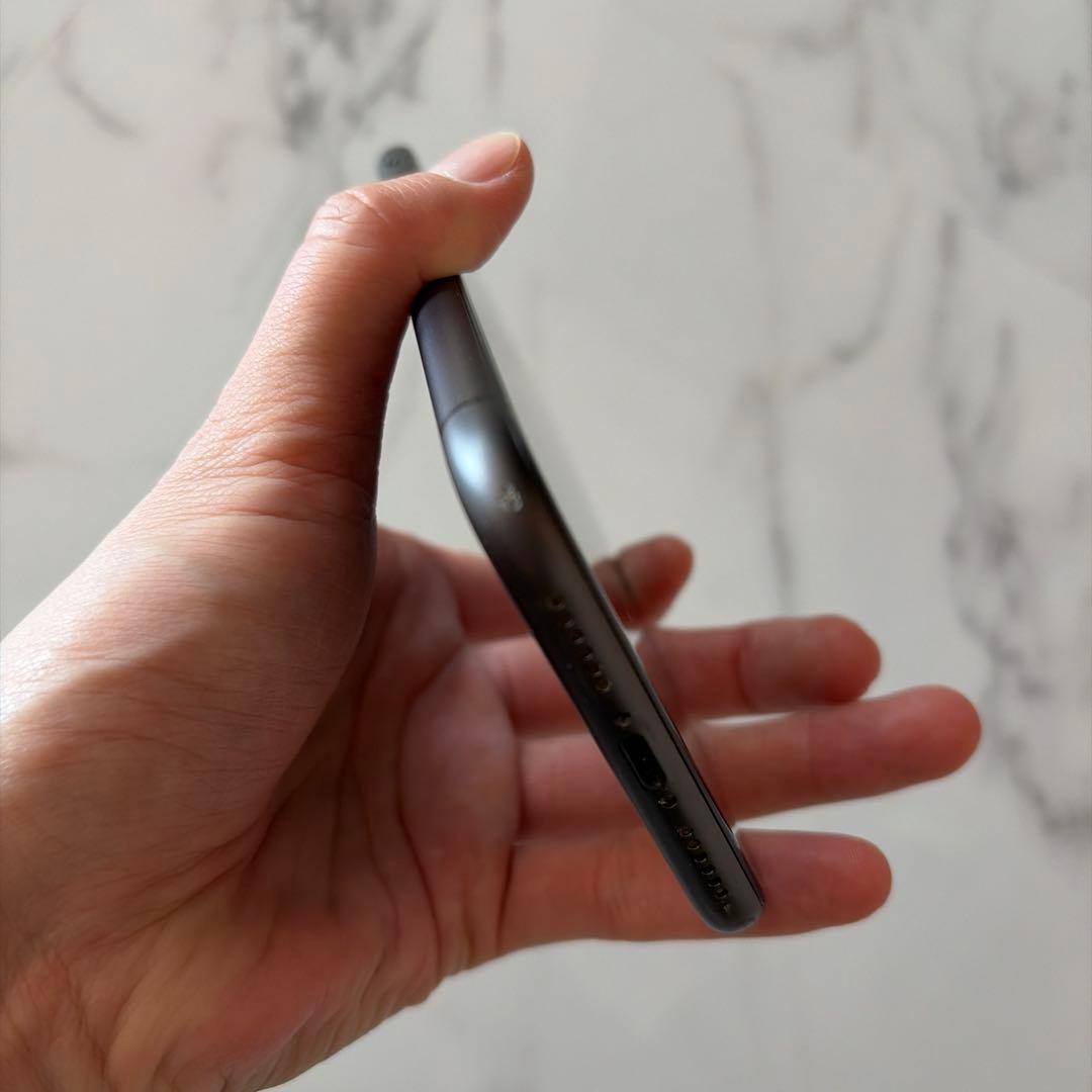 iPhone11 64GB ブラック SIMフリー 中古 液晶白点あり