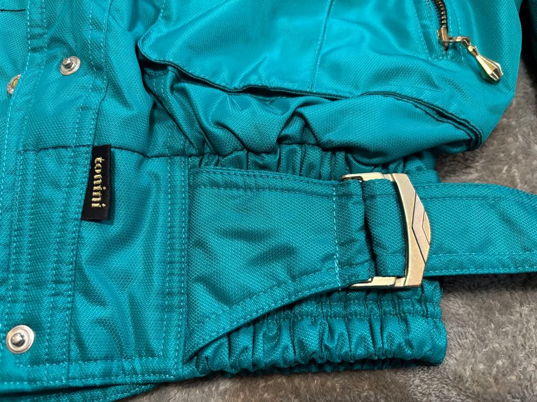 スキーウェアレディース　ターコイズ ジャケット 11号　靴下x2 他6点セット