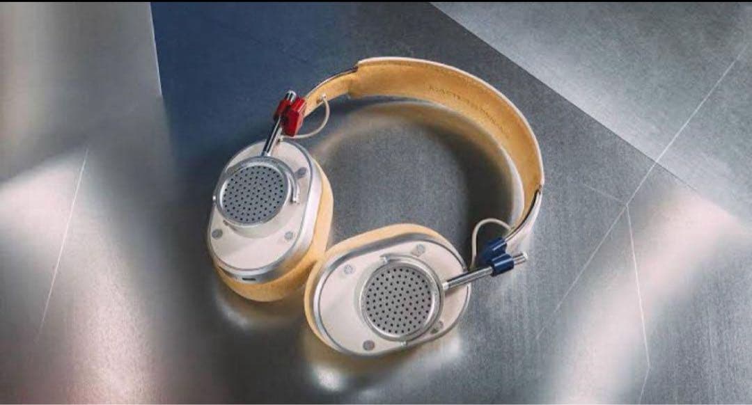 リケーブル可能な有線ヘッドフォン ホワイト/ベージュ