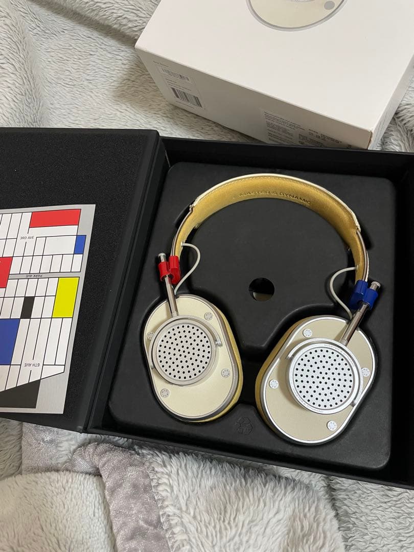 リケーブル可能な有線ヘッドフォン ホワイト/ベージュ