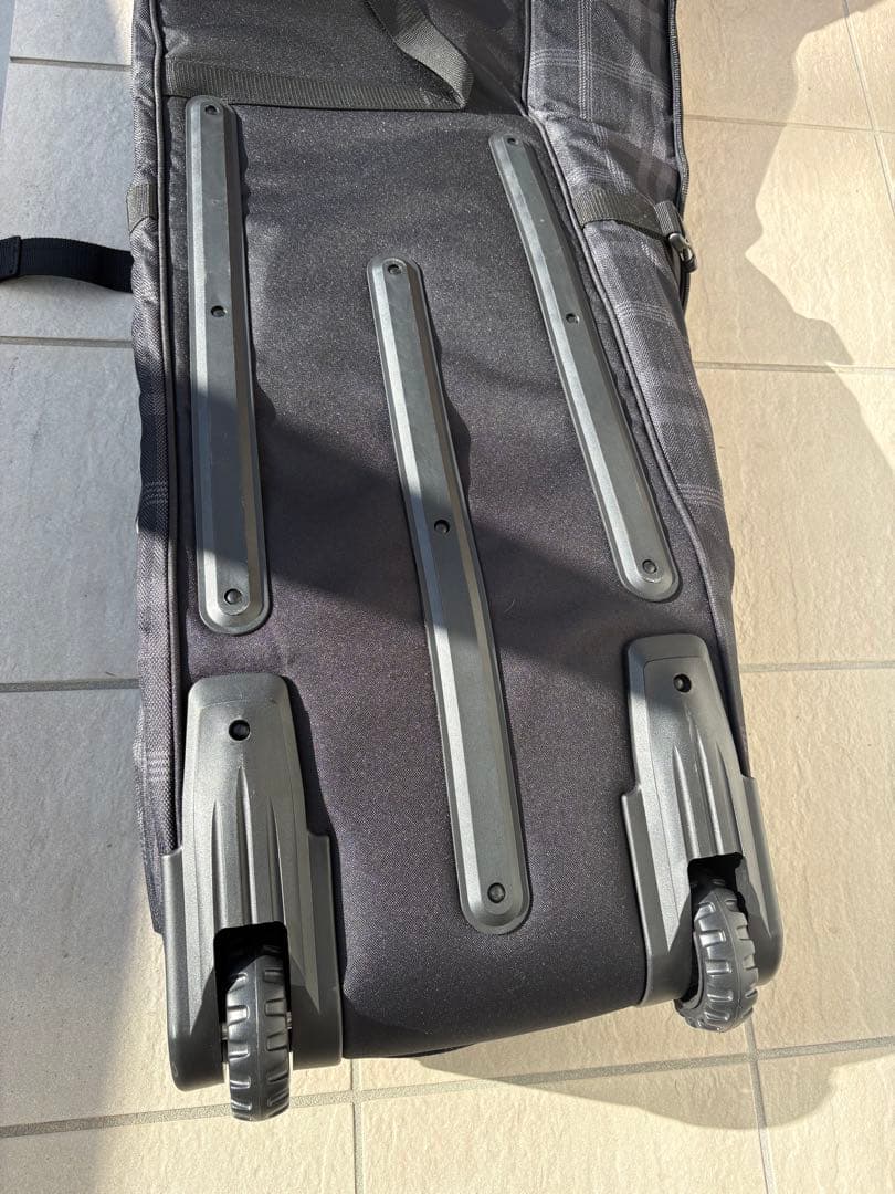 新品　DAKINE スキー・スノーボードバッグ ウィール付き　198センチ