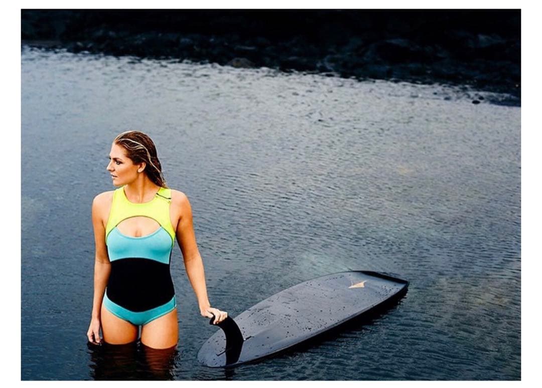 値下げしましたRoxy ウエットスーツ　XS サーフィン