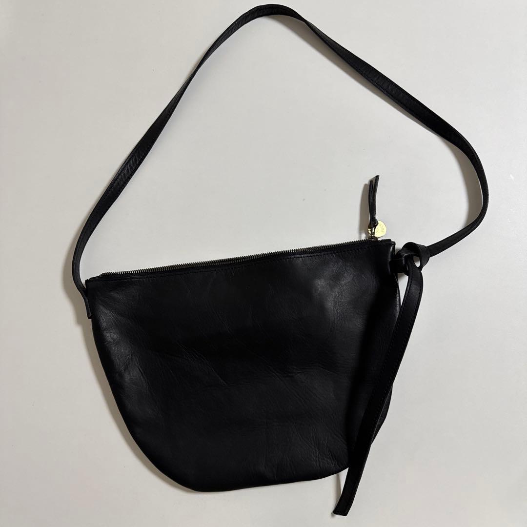 yucchino/ユッキーノ　ハーフムーン ブラック