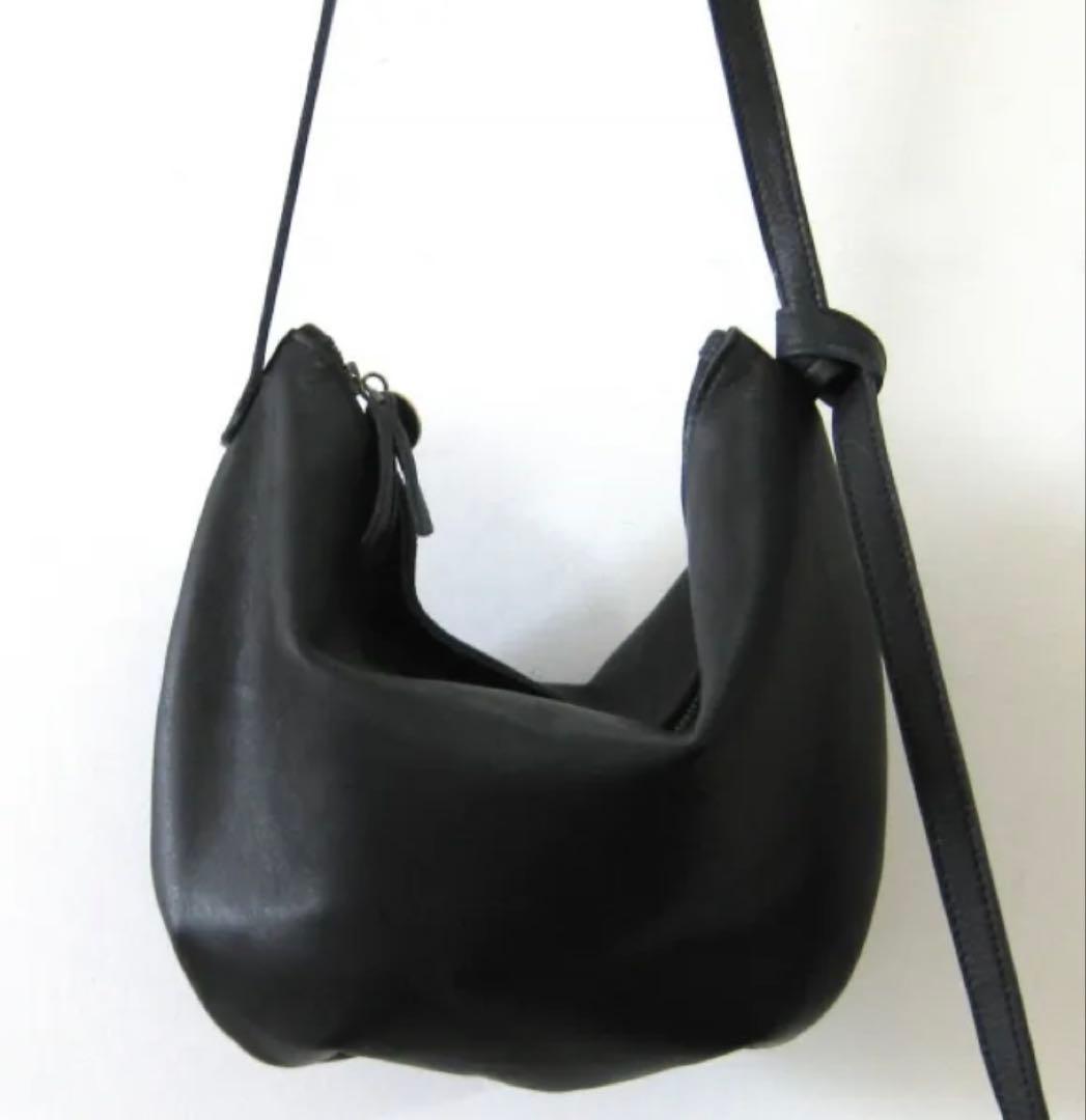 yucchino/ユッキーノ　ハーフムーン ブラック