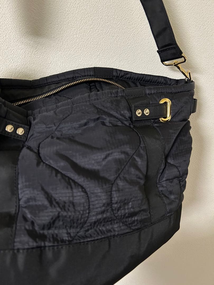 シータパランティカ　メッセンジャーバッグ　キルティング