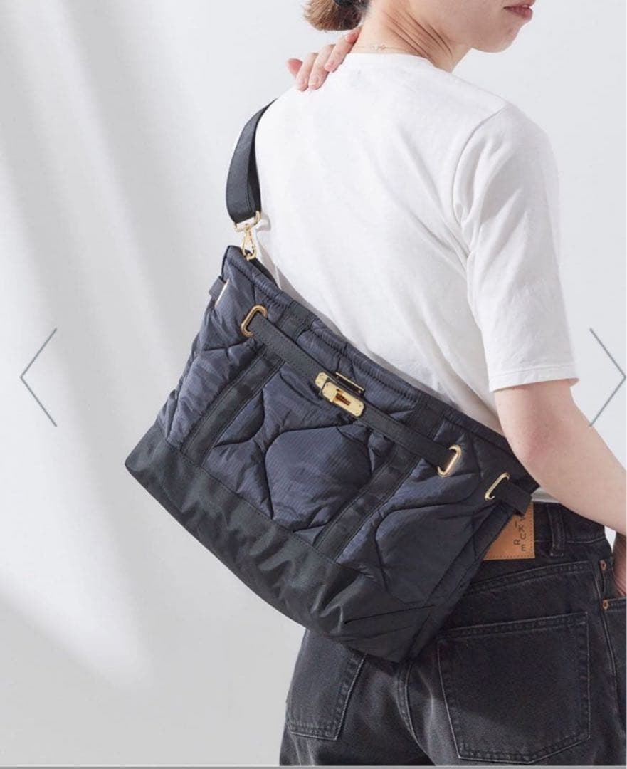 シータパランティカ　メッセンジャーバッグ　キルティング