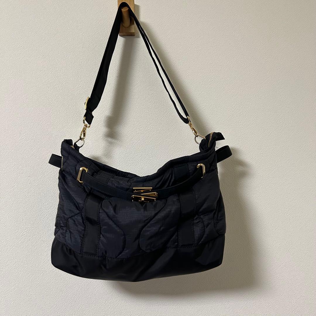 シータパランティカ　メッセンジャーバッグ　キルティング